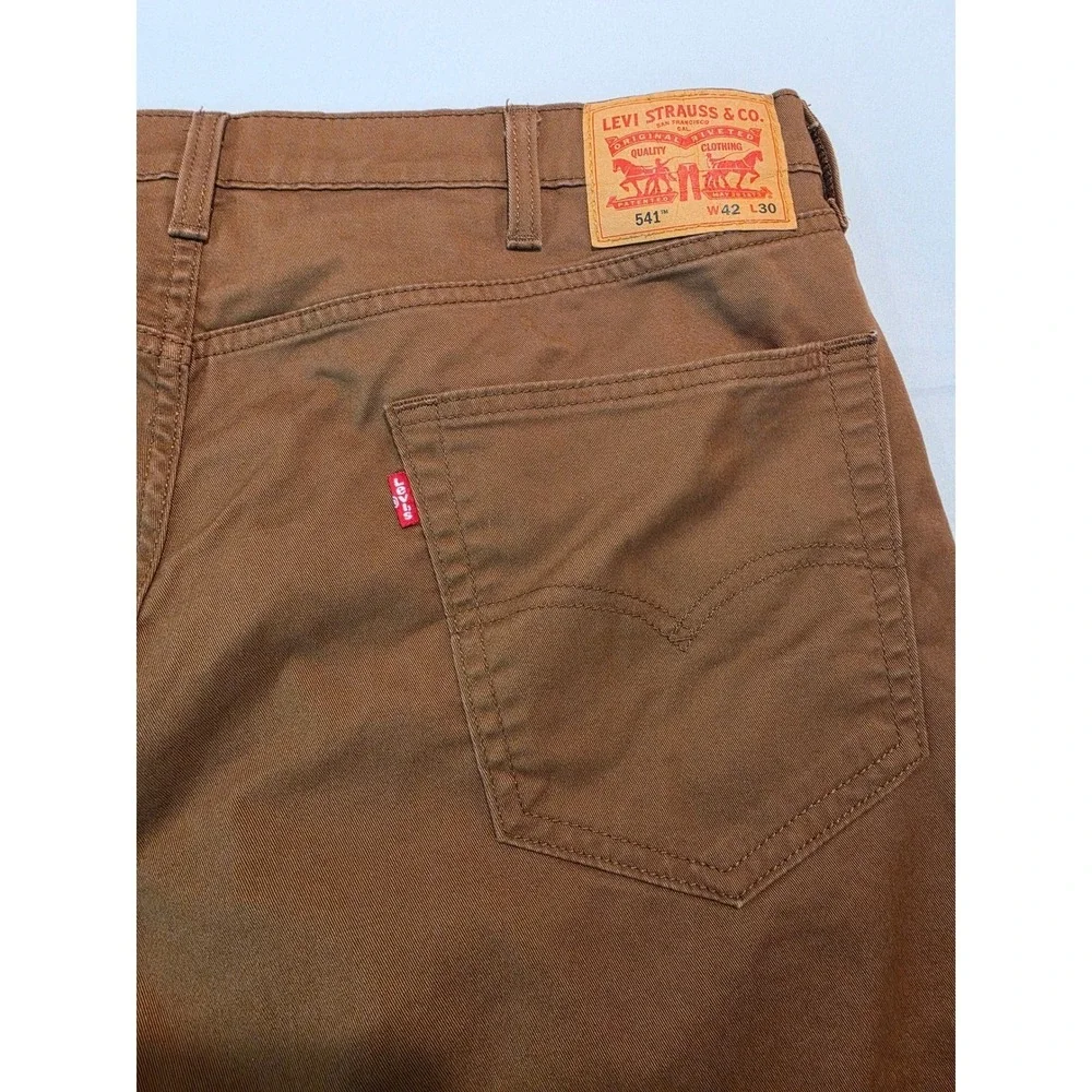 Levis 541 Athletic Taper Mens Brown Pants‎ W42 L30 18181-0841